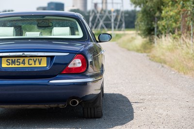 Lot 2004 Jaguar XJ8 Sovereign LWB