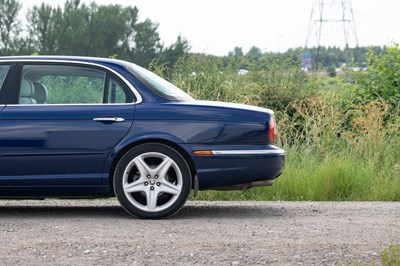 Lot 2004 Jaguar XJ8 Sovereign LWB