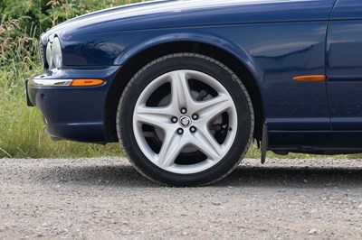 Lot 2004 Jaguar XJ8 Sovereign LWB