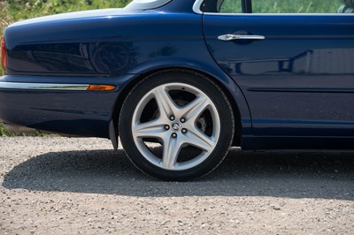 Lot 2004 Jaguar XJ8 Sovereign LWB