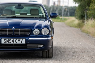 Lot 2004 Jaguar XJ8 Sovereign LWB