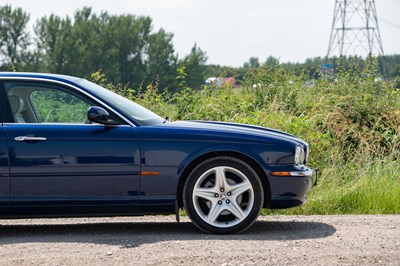 Lot 2004 Jaguar XJ8 Sovereign LWB