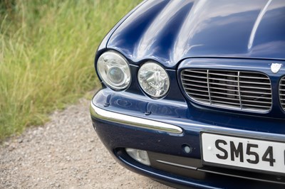 Lot 2004 Jaguar XJ8 Sovereign LWB