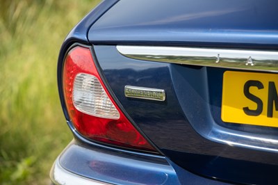 Lot 2004 Jaguar XJ8 Sovereign LWB