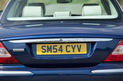 Lot 2004 Jaguar XJ8 Sovereign LWB
