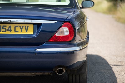 Lot 2004 Jaguar XJ8 Sovereign LWB