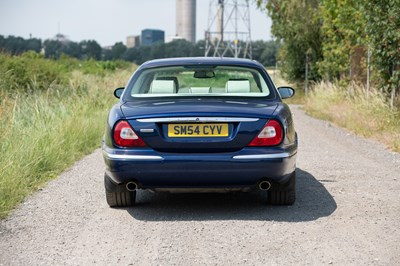 Lot 2004 Jaguar XJ8 Sovereign LWB