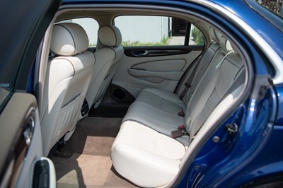Lot 2004 Jaguar XJ8 Sovereign LWB