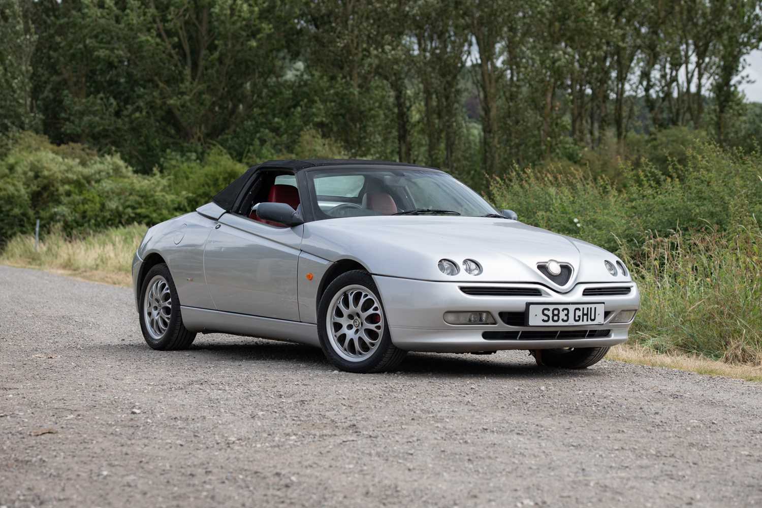 Lot 1 - 1998 Alfa Romeo Spider Lusso T-Spark