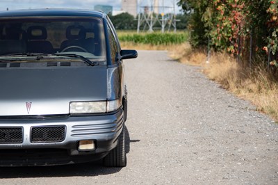 Lot 1990 Pontiac Trans Sport SE