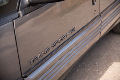 Lot 1990 Pontiac Trans Sport SE
