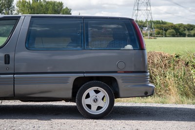 Lot 1990 Pontiac Trans Sport SE
