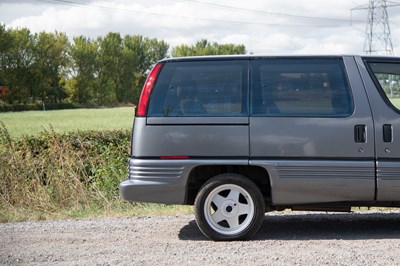 Lot 1990 Pontiac Trans Sport SE
