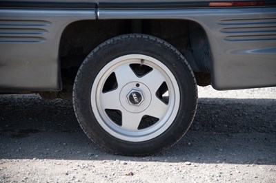 Lot 1990 Pontiac Trans Sport SE