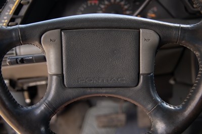Lot 1990 Pontiac Trans Sport SE