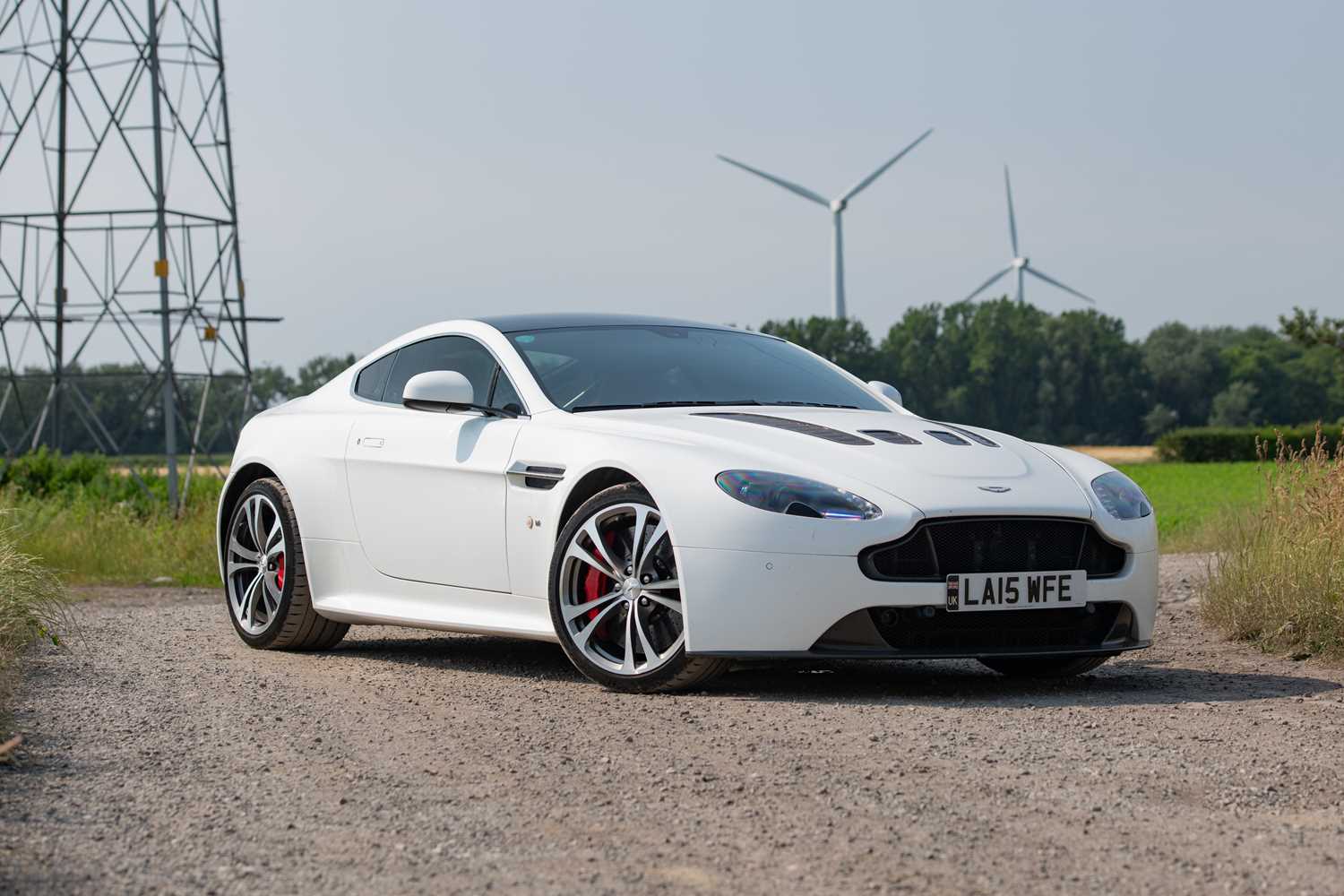 Lot 2015 Aston Martin Vantage V12 S