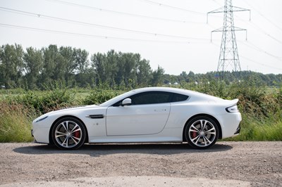 Lot 2015 Aston Martin Vantage V12 S