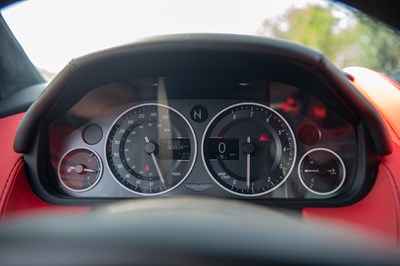 Lot 2015 Aston Martin Vantage V12 S