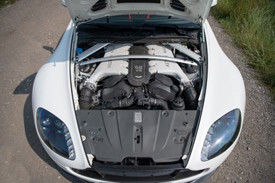 Lot 2015 Aston Martin Vantage V12 S