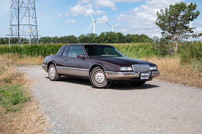 Lot 2005 Buick Riviera