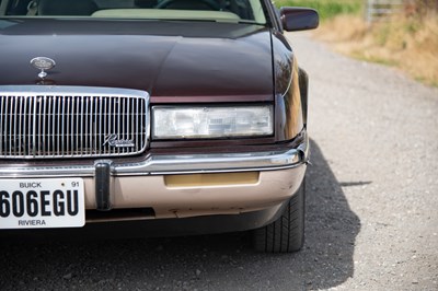 Lot 2005 Buick Riviera