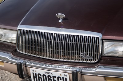 Lot 2005 Buick Riviera