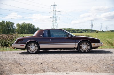 Lot 2005 Buick Riviera
