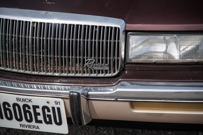 Lot 2005 Buick Riviera