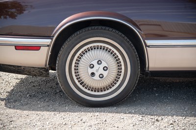Lot 2005 Buick Riviera