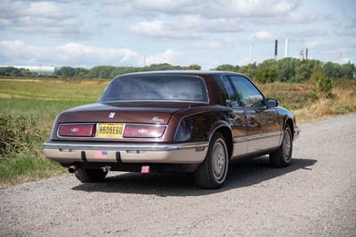 Lot 2005 Buick Riviera
