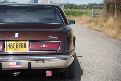 Lot 2005 Buick Riviera