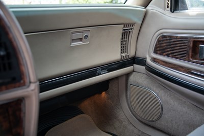 Lot 2005 Buick Riviera