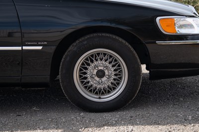 Lot 9 - 2002 Lincoln Town Car