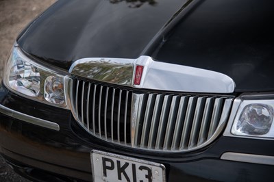 Lot 9 - 2002 Lincoln Town Car