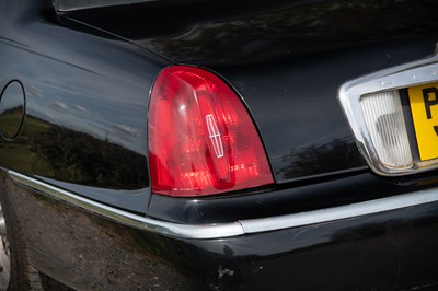 Lot 9 - 2002 Lincoln Town Car