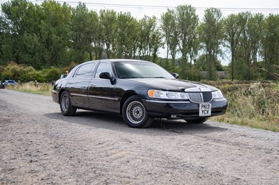 Lot 2014 Lincoln Town Car