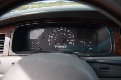 Lot 9 - 2002 Lincoln Town Car