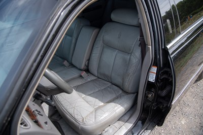 Lot 9 - 2002 Lincoln Town Car