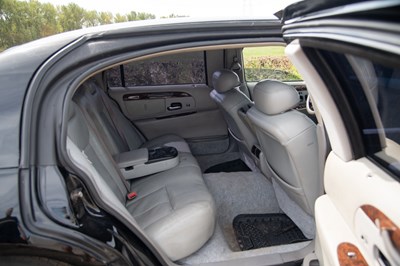 Lot 9 - 2002 Lincoln Town Car