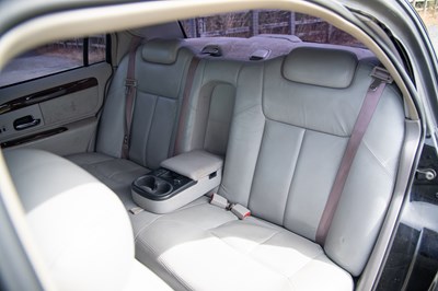 Lot 9 - 2002 Lincoln Town Car