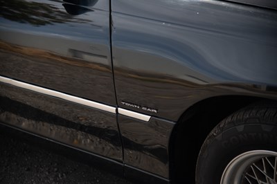 Lot 9 - 2002 Lincoln Town Car