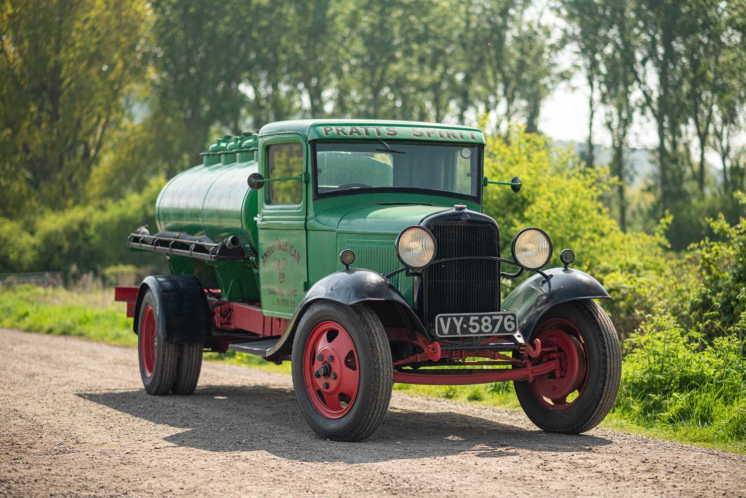 Lot 49 - 1934 Fordson Model BB Tanker