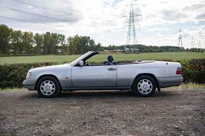 Lot 29 - 1993 Mercedes-Benz E320 Cabriolet