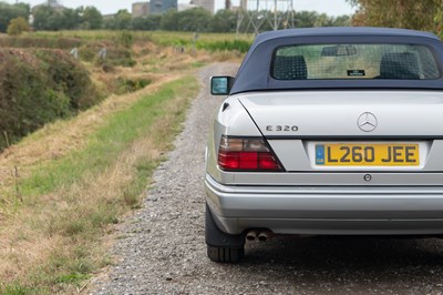 Lot 29 - 1993 Mercedes-Benz E320 Cabriolet