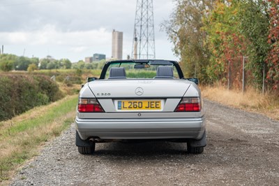 Lot 29 - 1993 Mercedes-Benz E320 Cabriolet