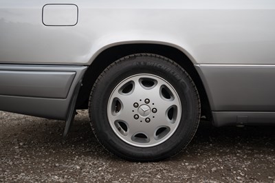 Lot 29 - 1993 Mercedes-Benz E320 Cabriolet
