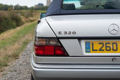 Lot 29 - 1993 Mercedes-Benz E320 Cabriolet