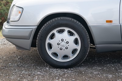 Lot 29 - 1993 Mercedes-Benz E320 Cabriolet