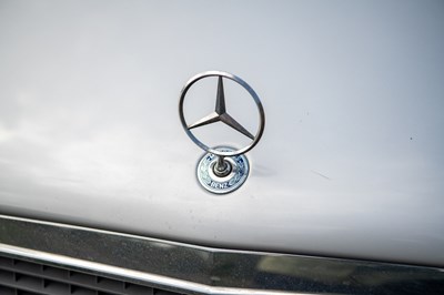 Lot 29 - 1993 Mercedes-Benz E320 Cabriolet
