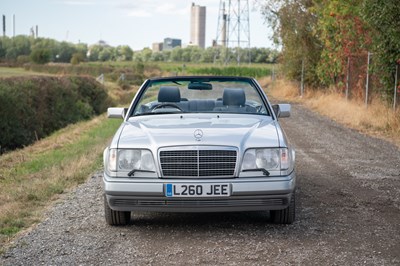 Lot 29 - 1993 Mercedes-Benz E320 Cabriolet